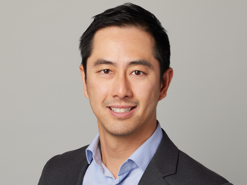 Byron Thom, employé BDC