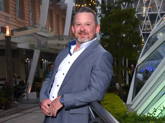 Chad Thomas de Control Solutions